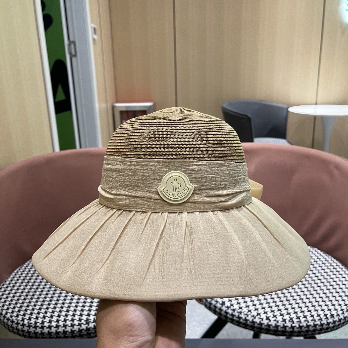 Moncler hat