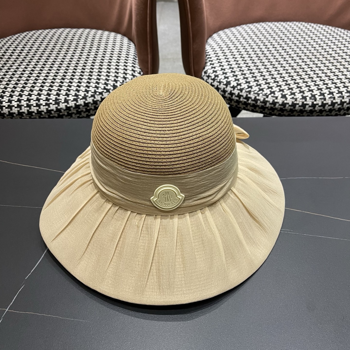 Moncler hat
