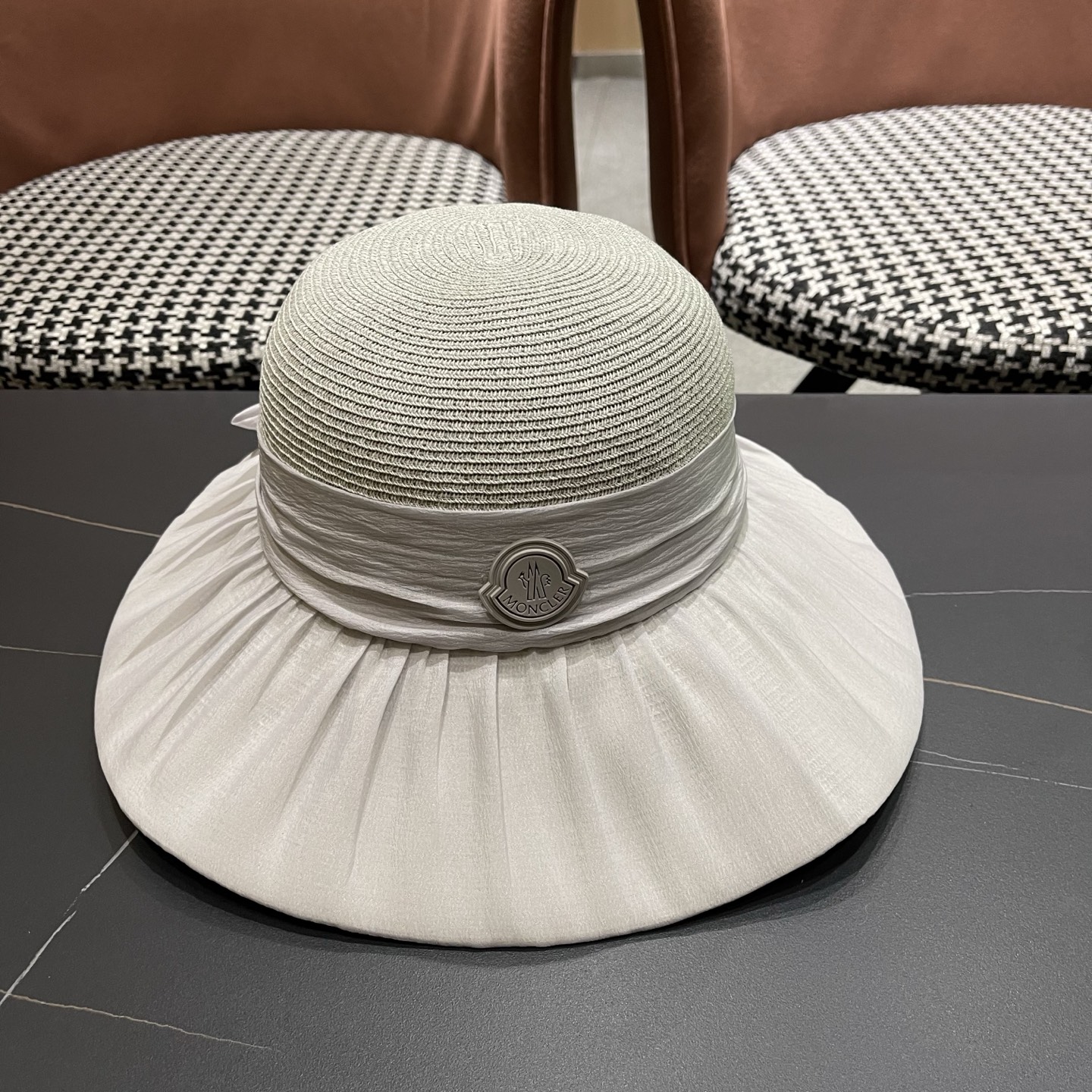 Moncler hat