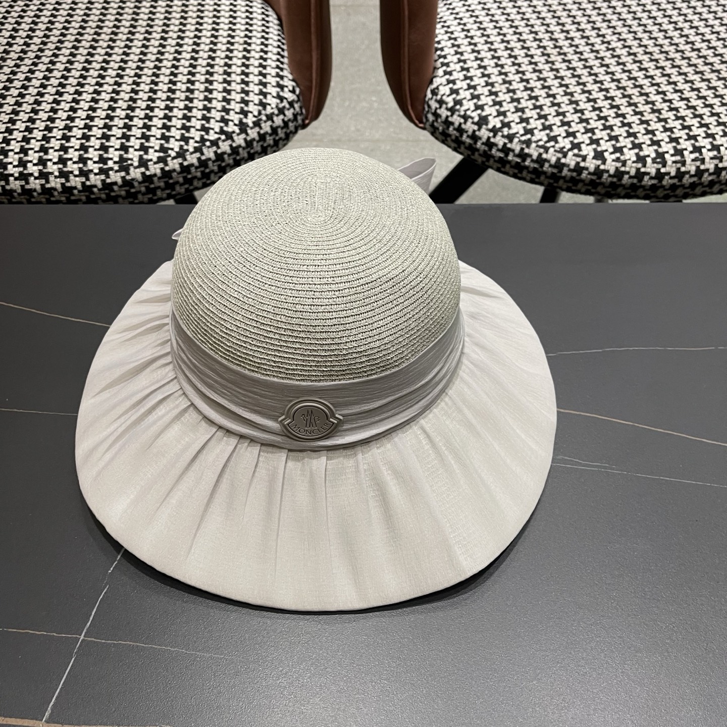 Moncler hat