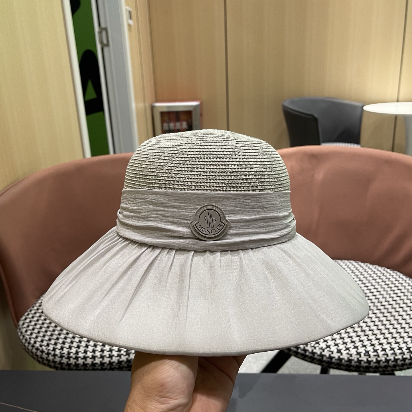 Moncler hat