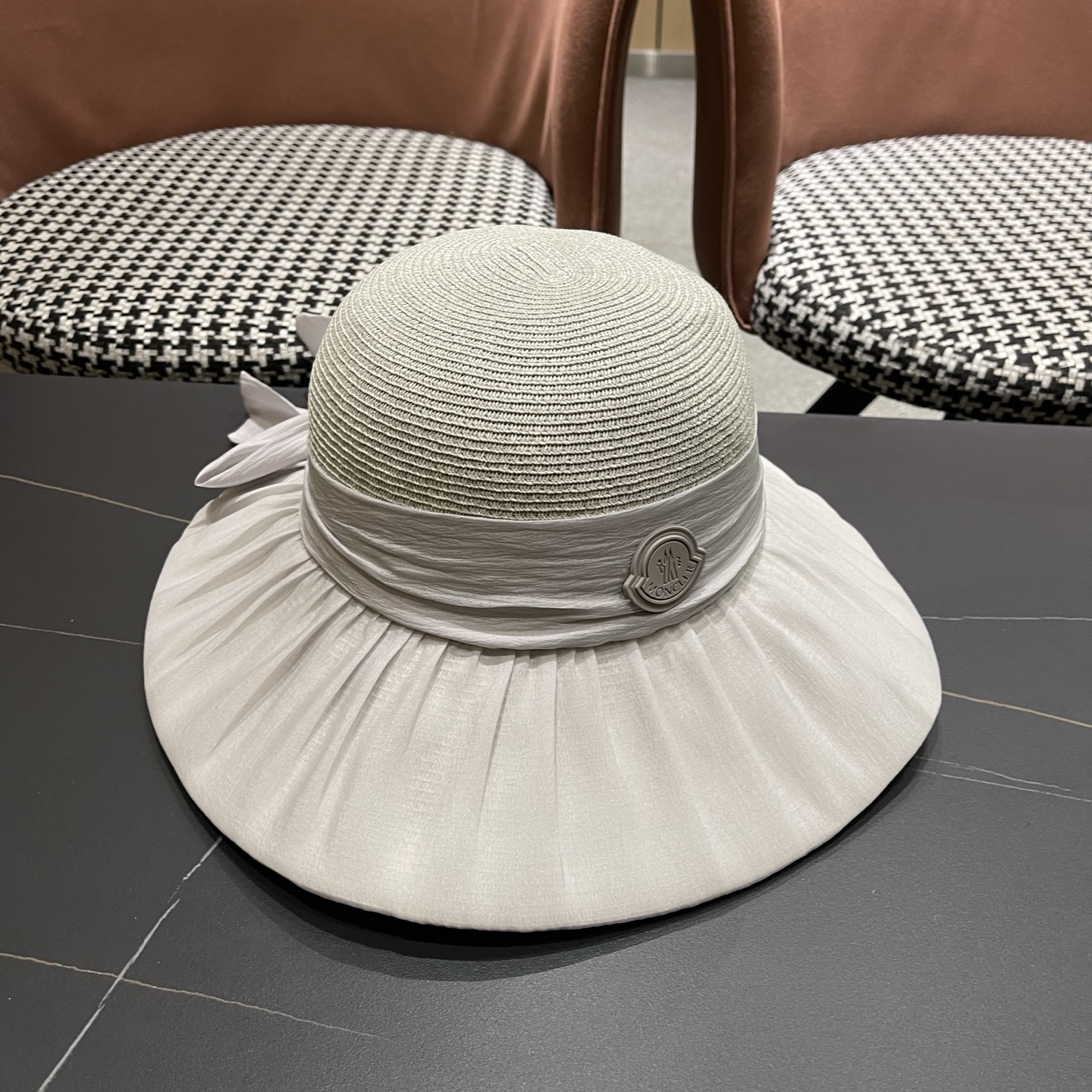 Moncler hat