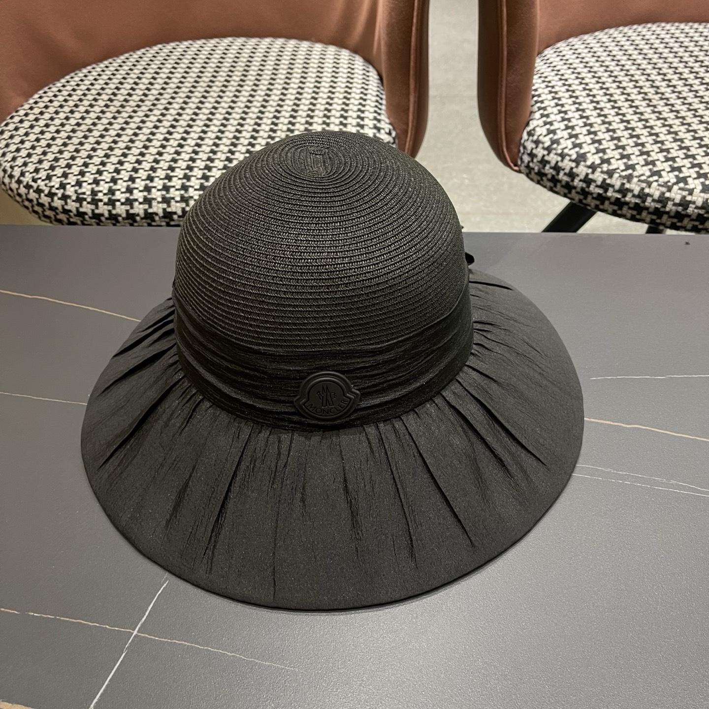 Moncler hat