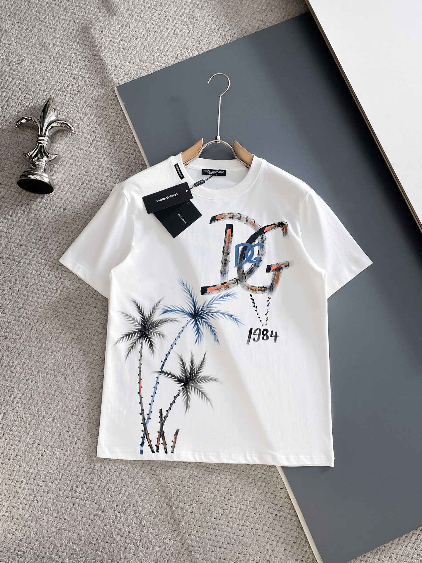 short sleeves