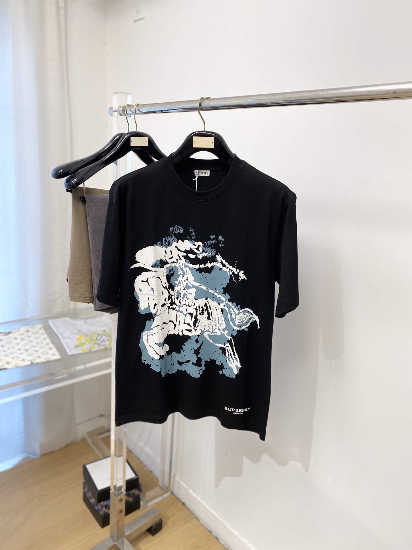 short sleeves