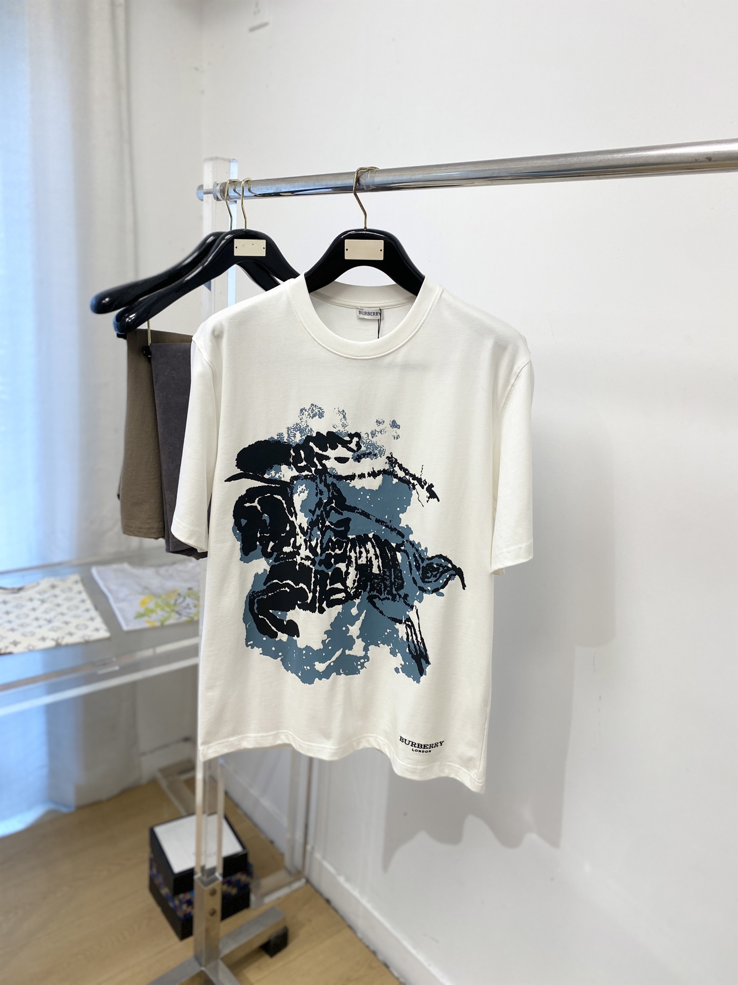 short sleeves