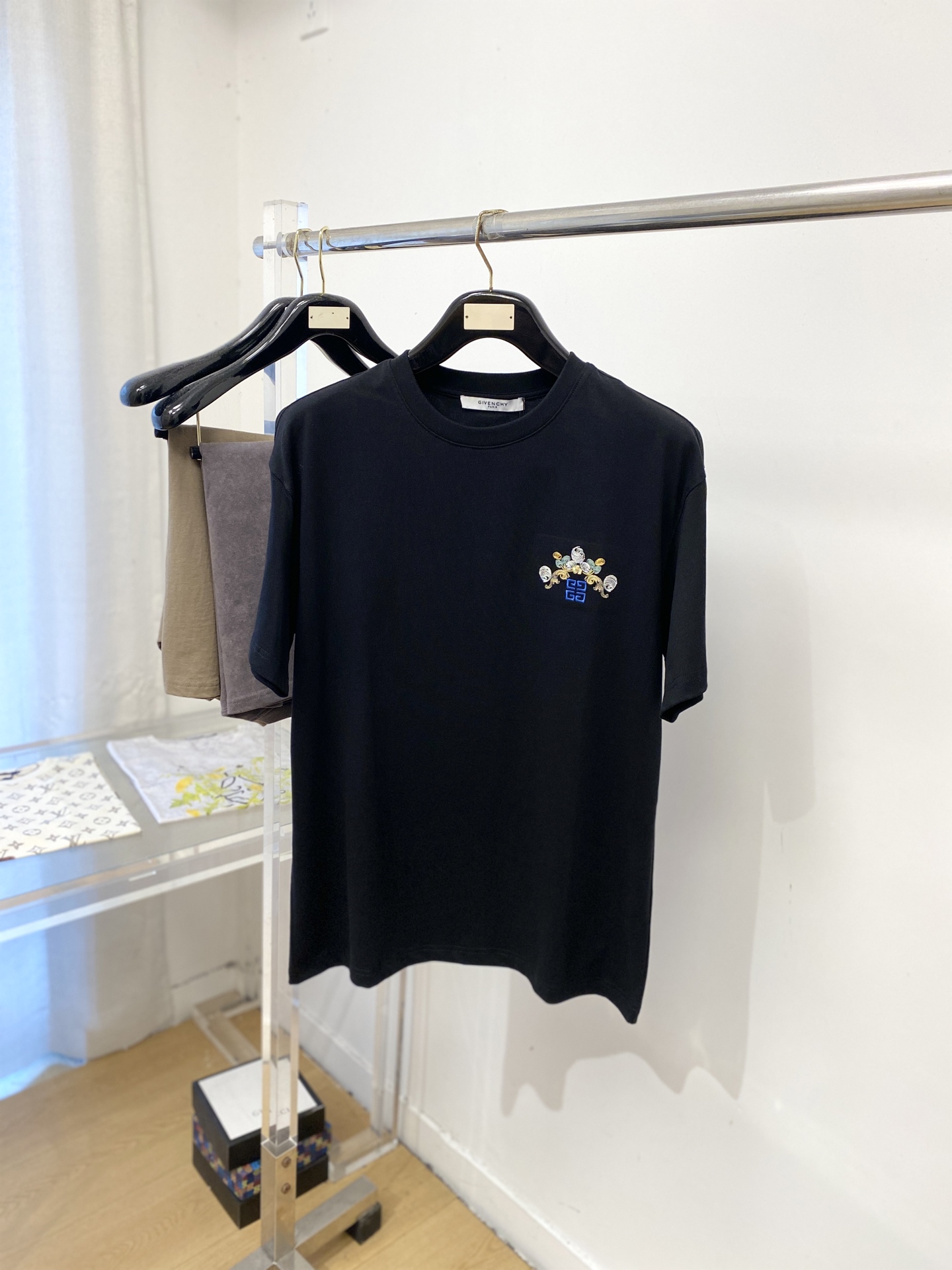 short sleeves