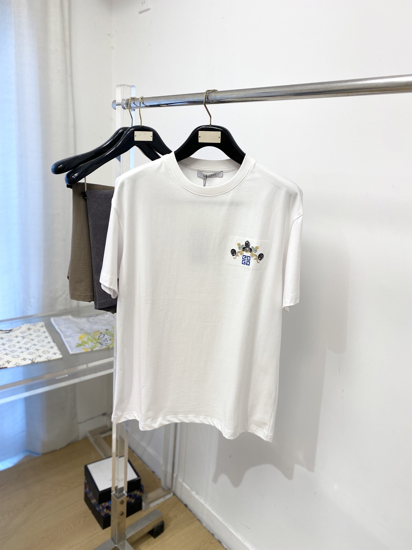 short sleeves