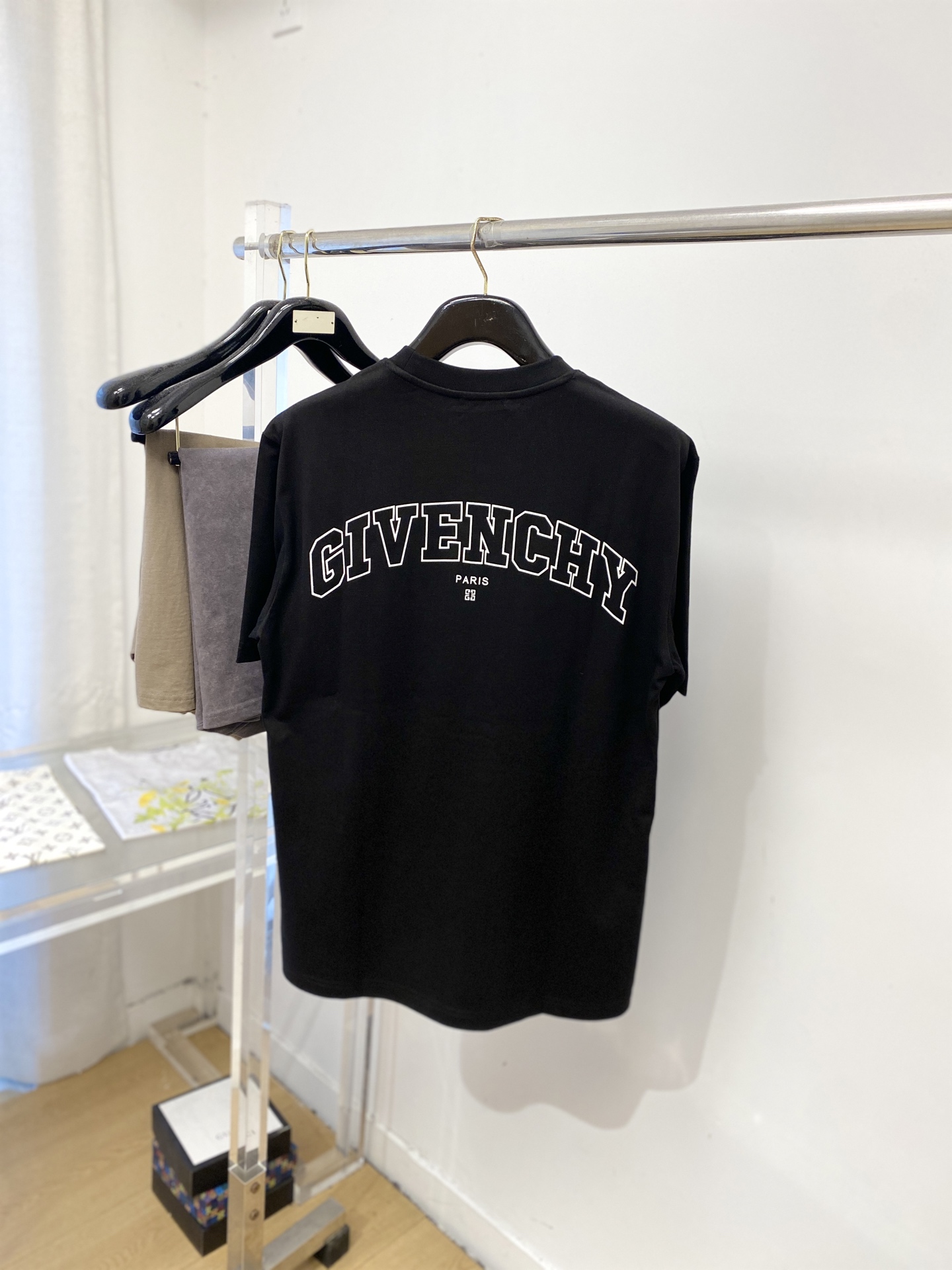 short sleeves