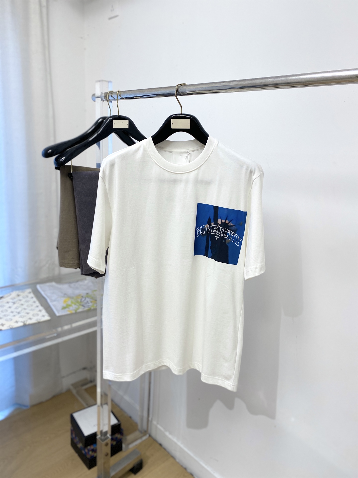 short sleeves