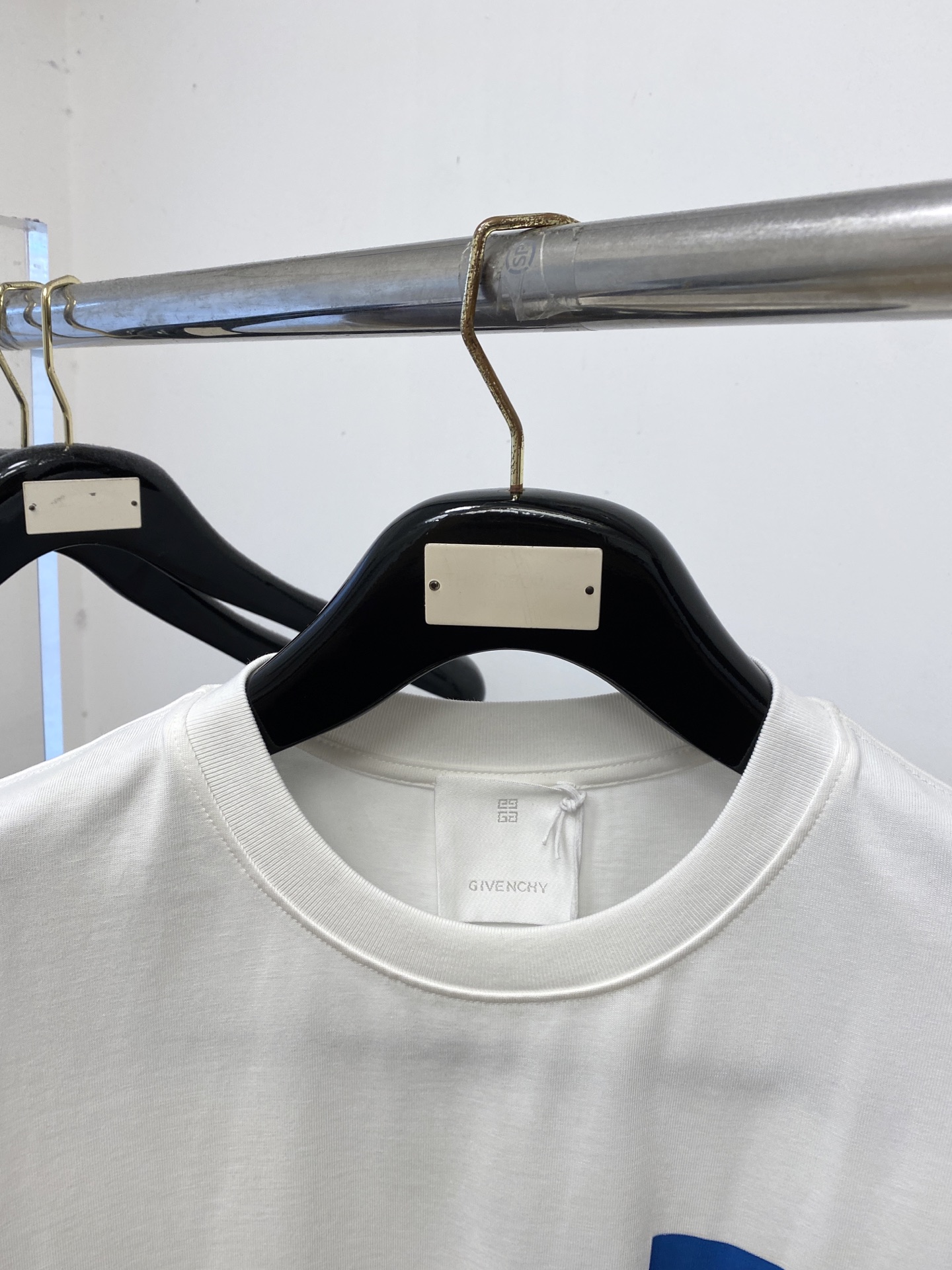 short sleeves
