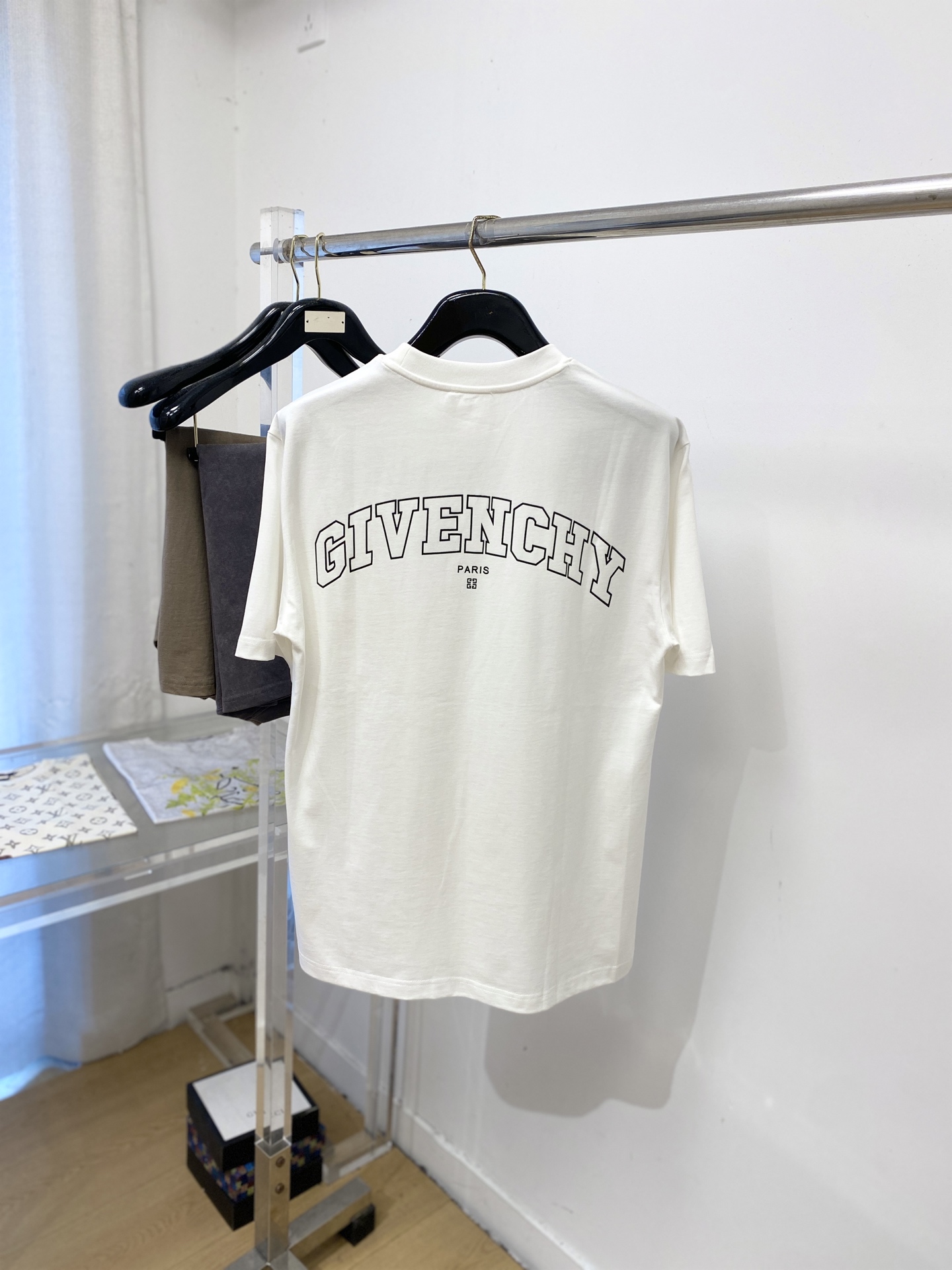 short sleeves