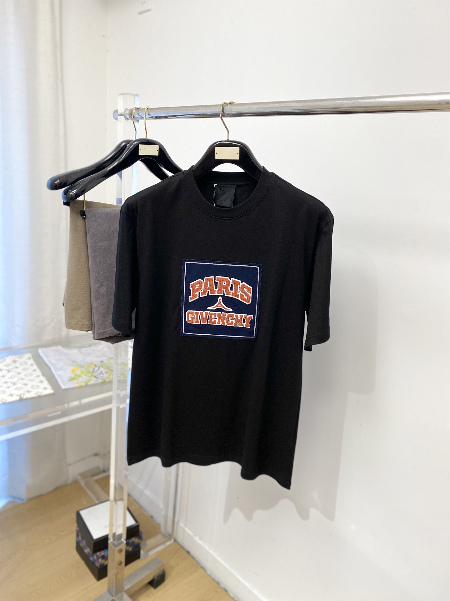 short sleeves