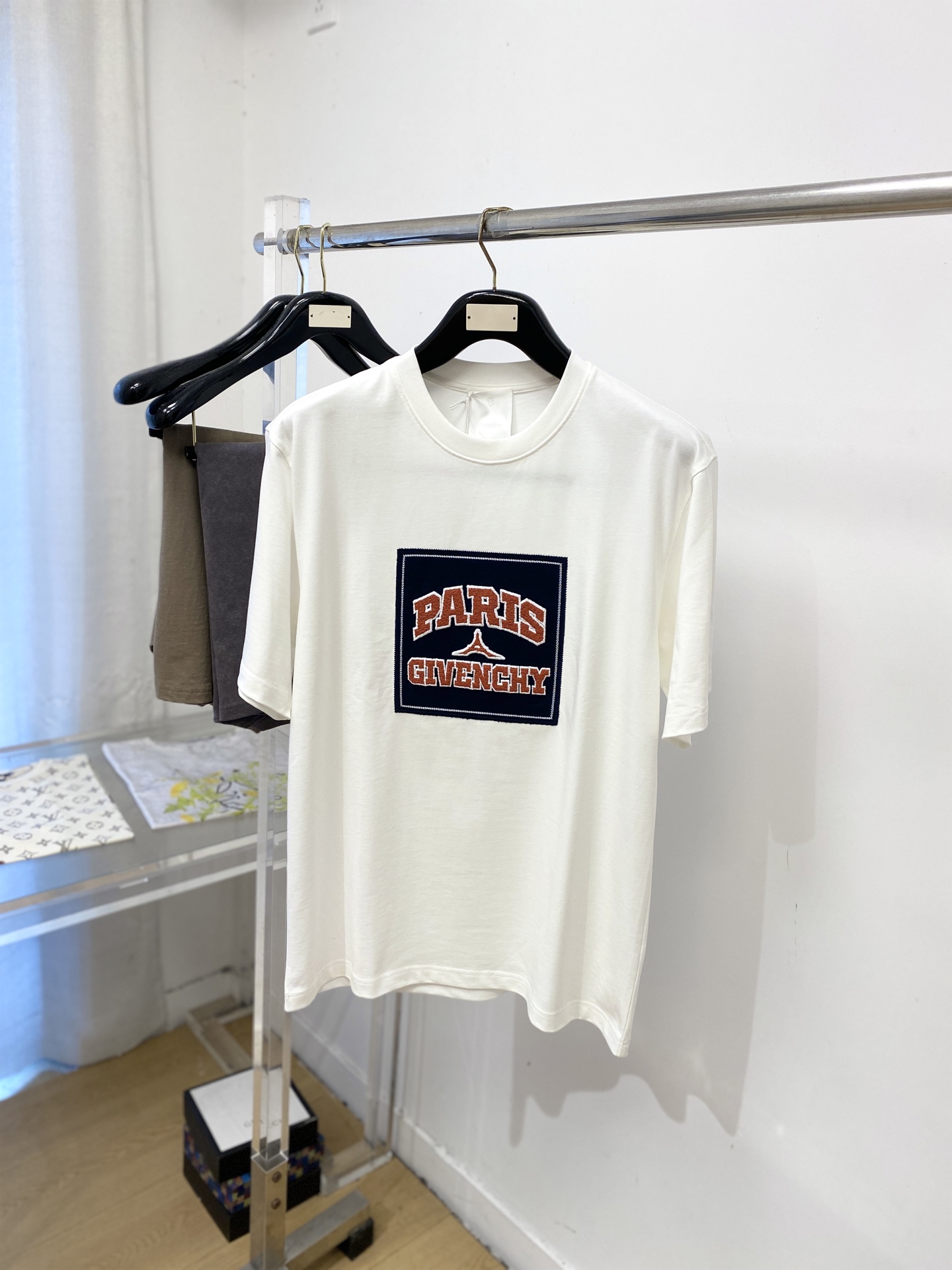 short sleeves