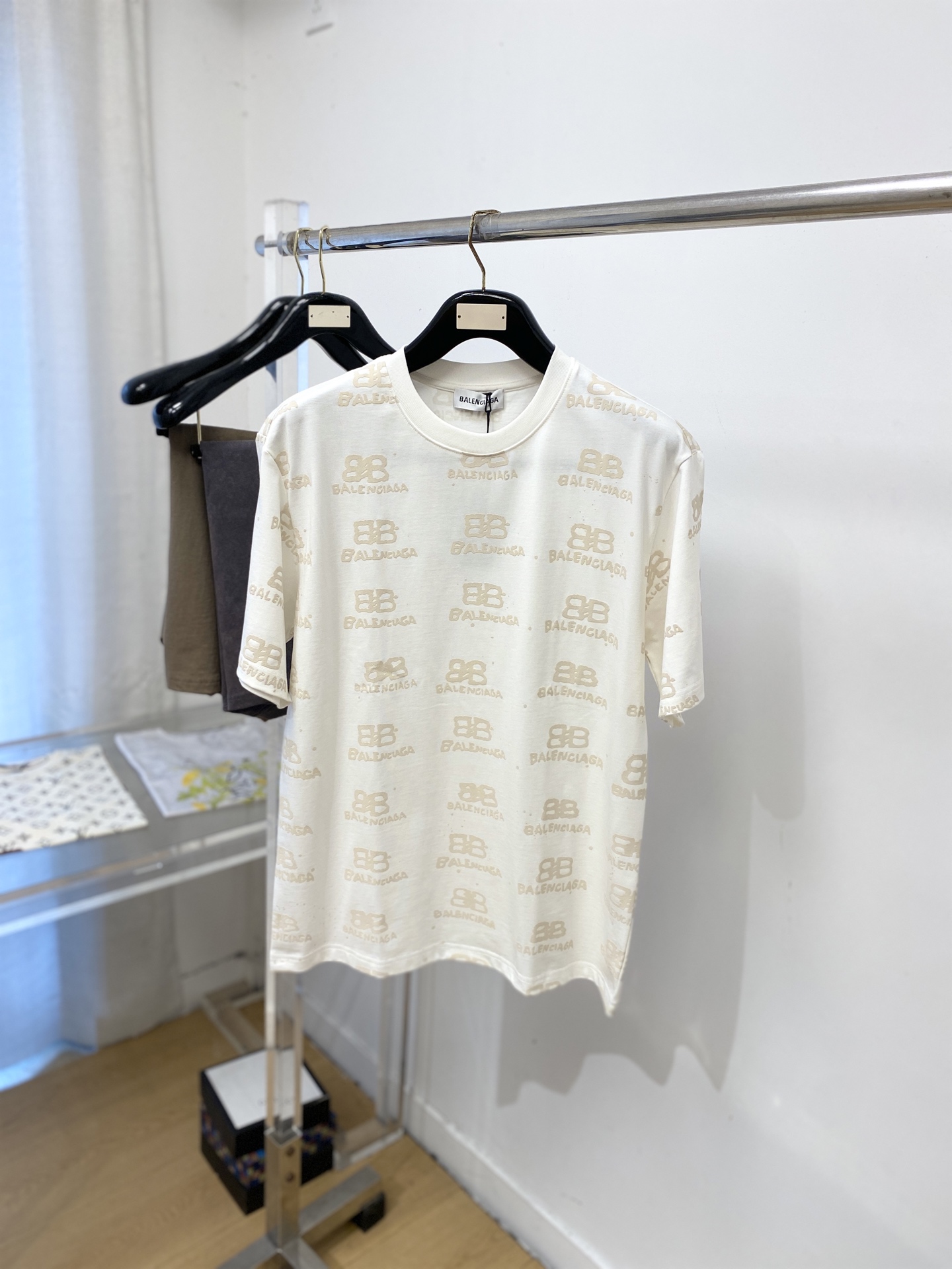 short sleeves