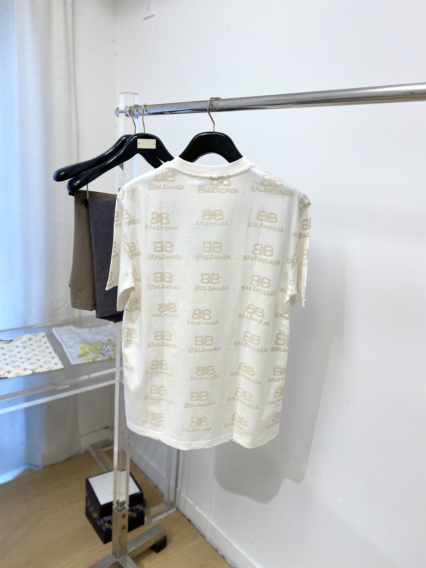 short sleeves