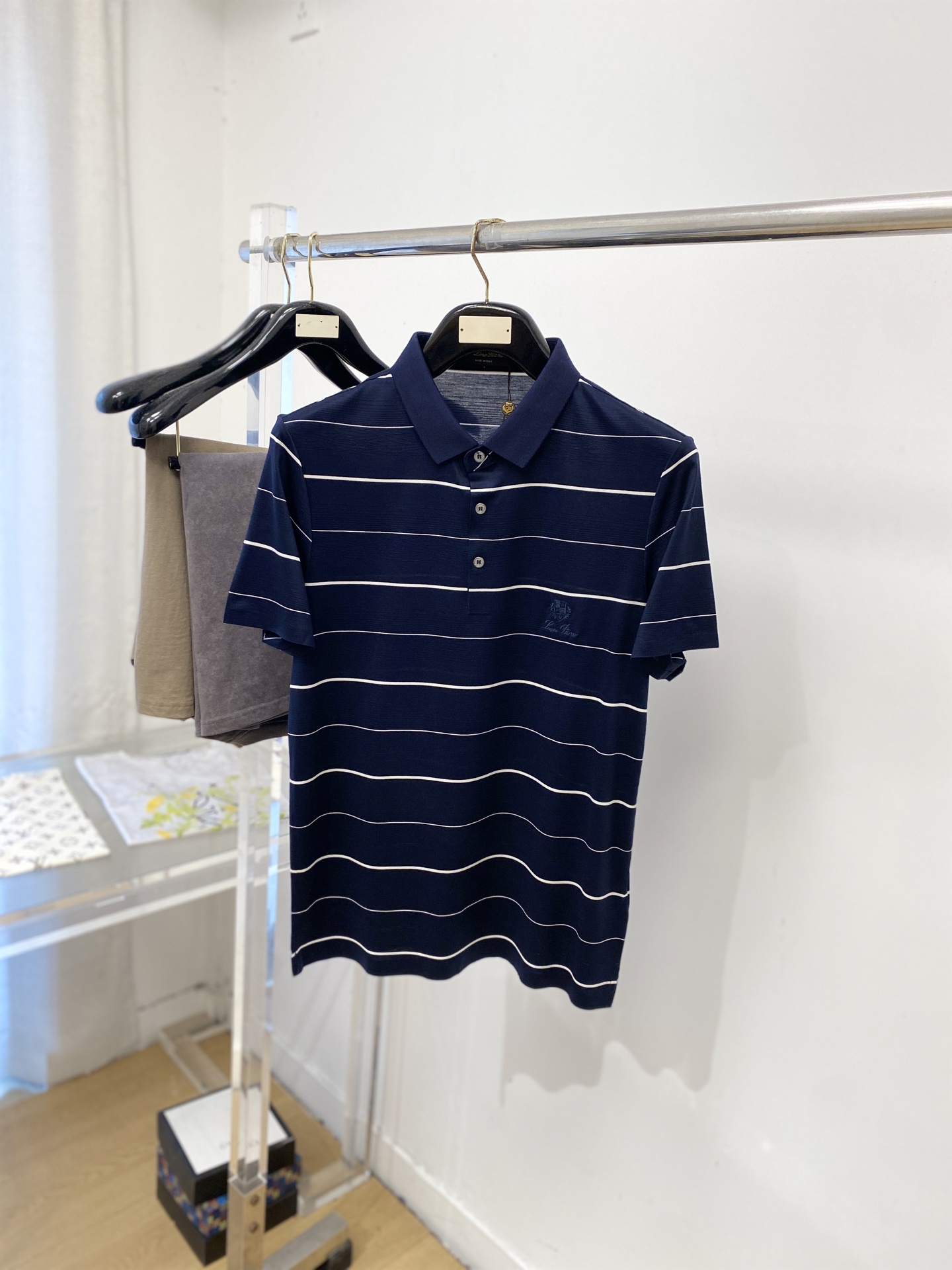 short sleeves