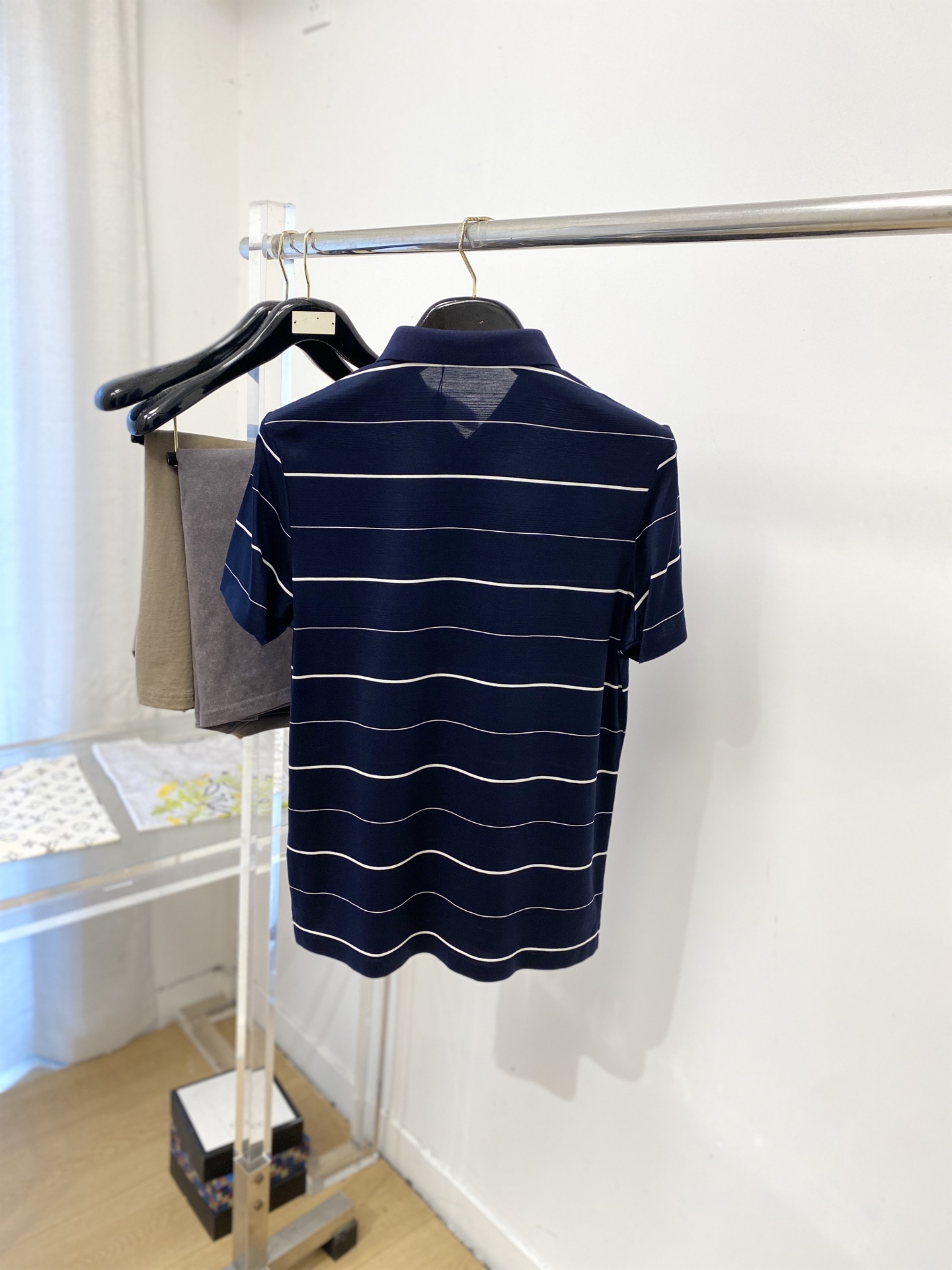 short sleeves