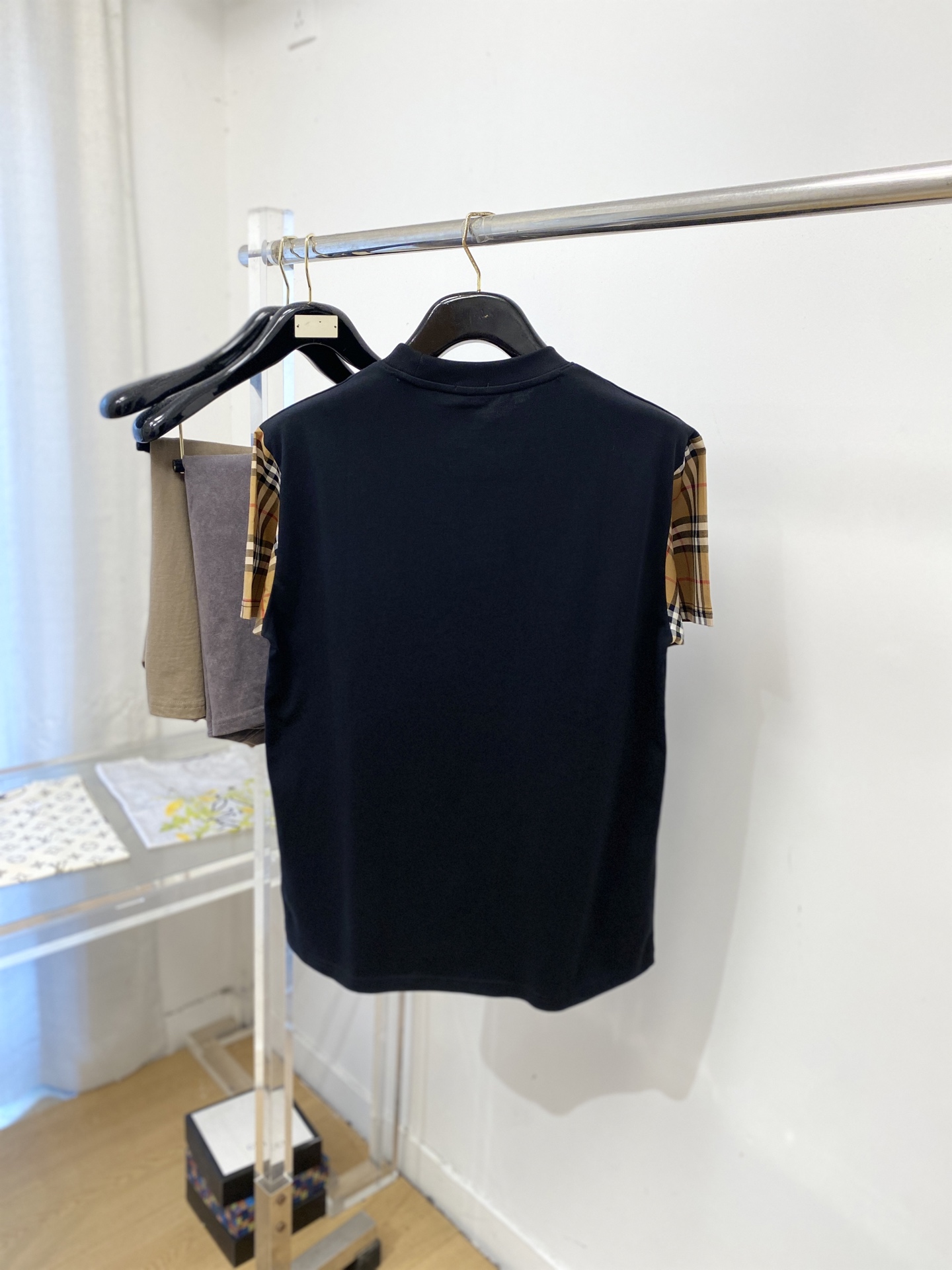 short sleeves