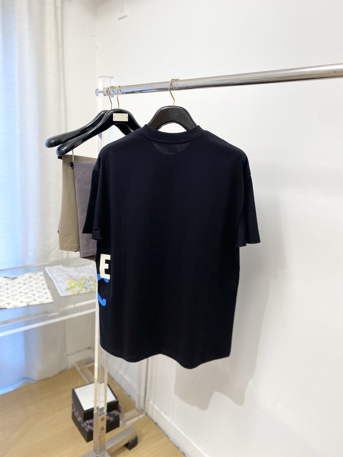 short sleeves