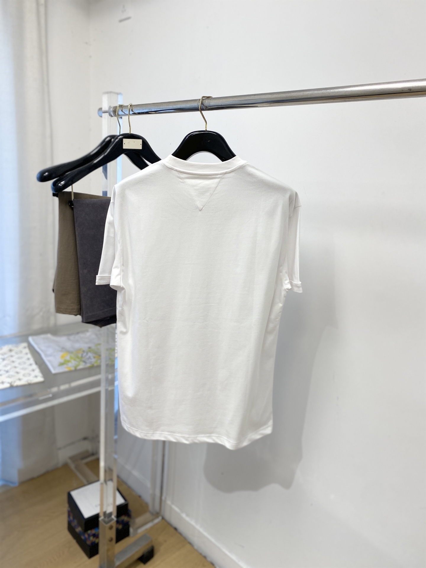 short sleeves