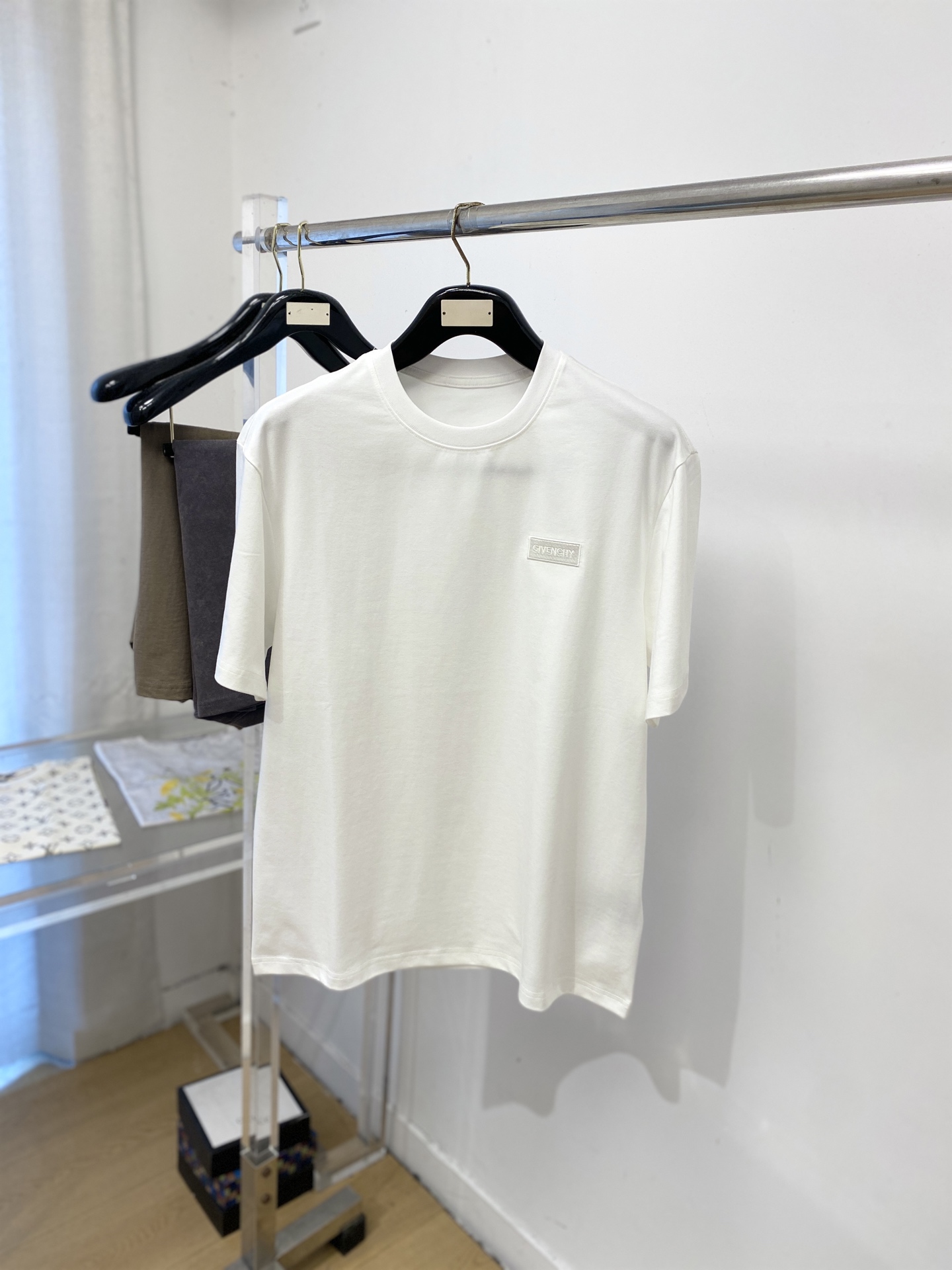 short sleeves