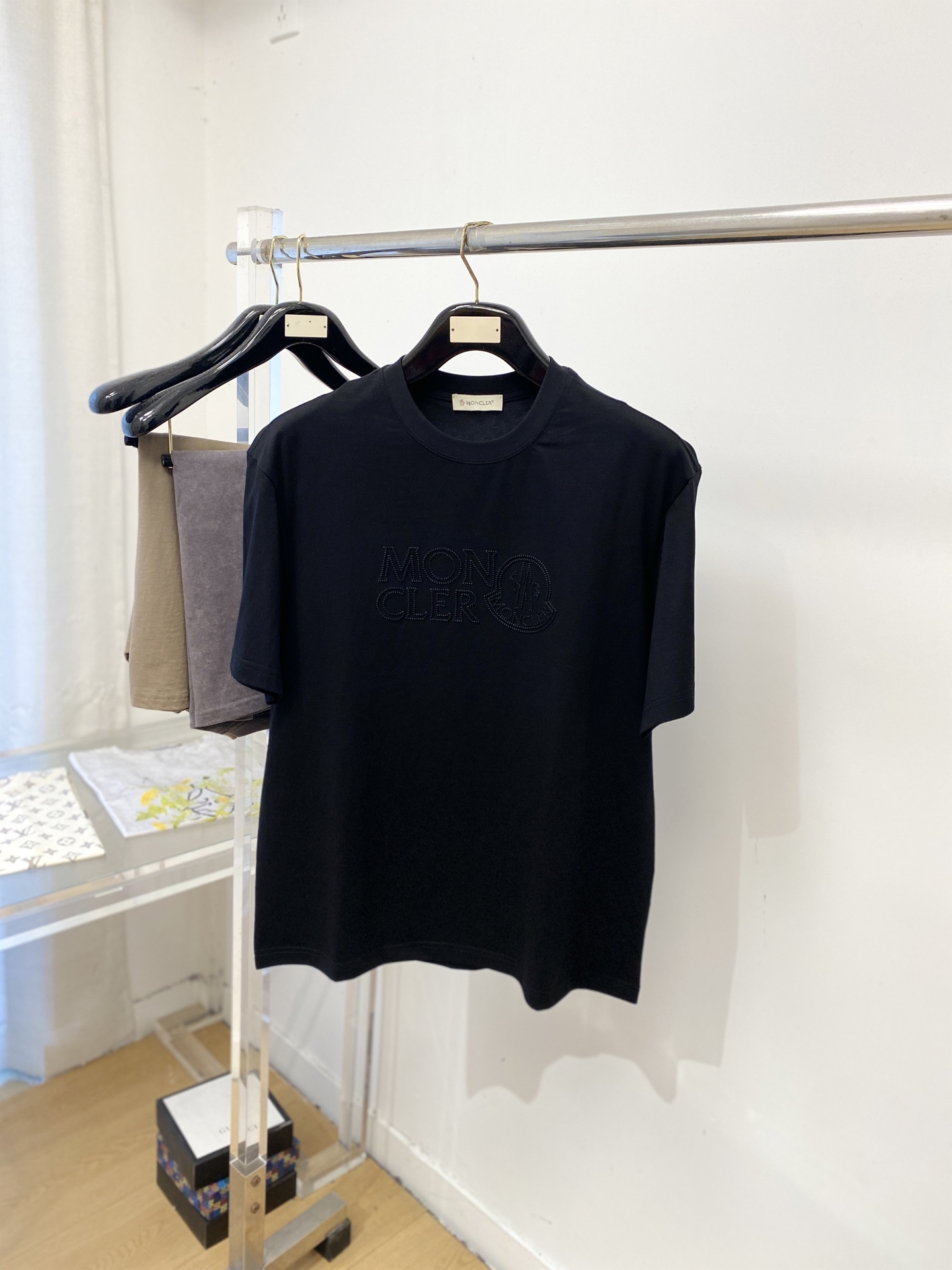short sleeves