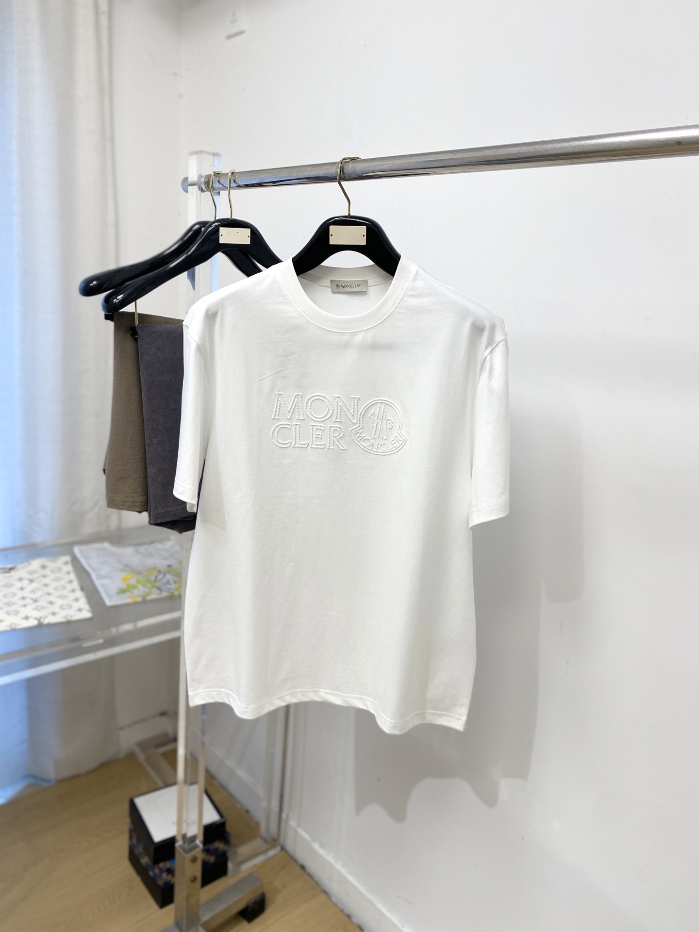 short sleeves