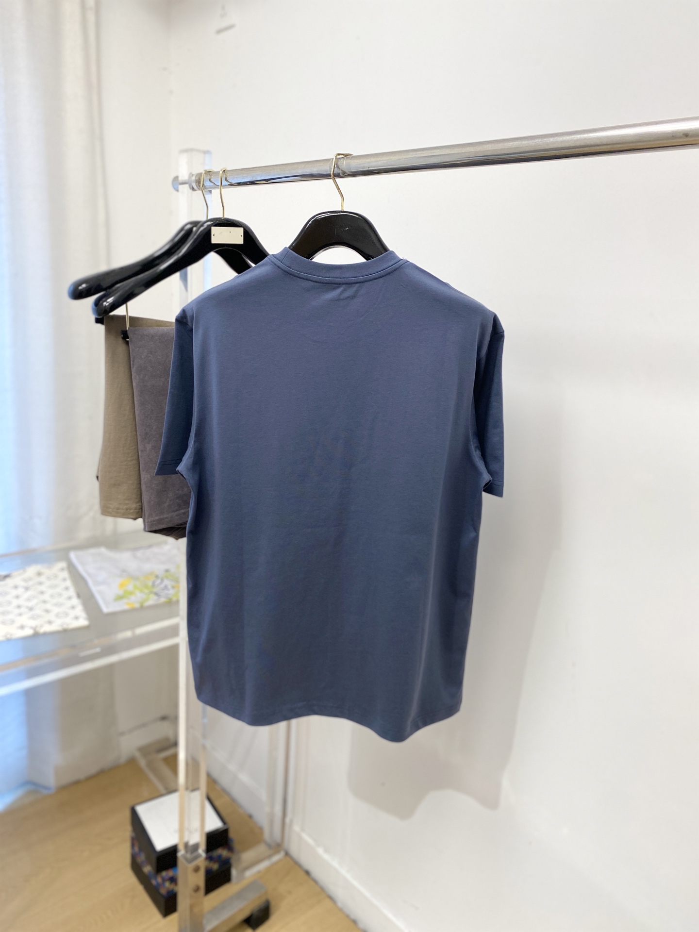 short sleeves