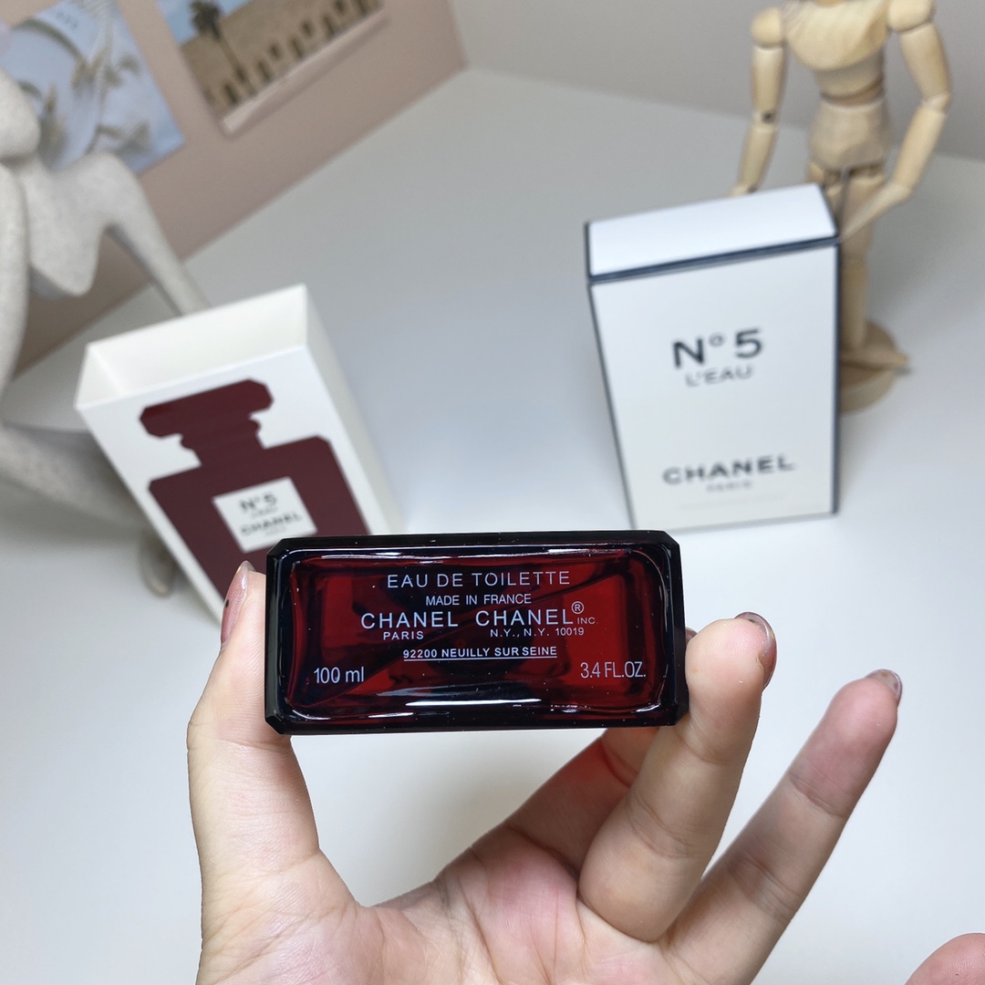 Chanel perfume