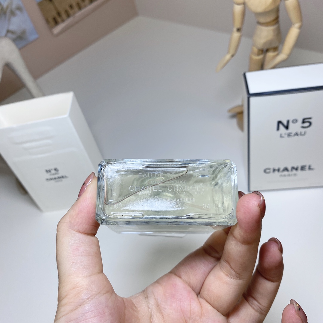 Chanel perfume