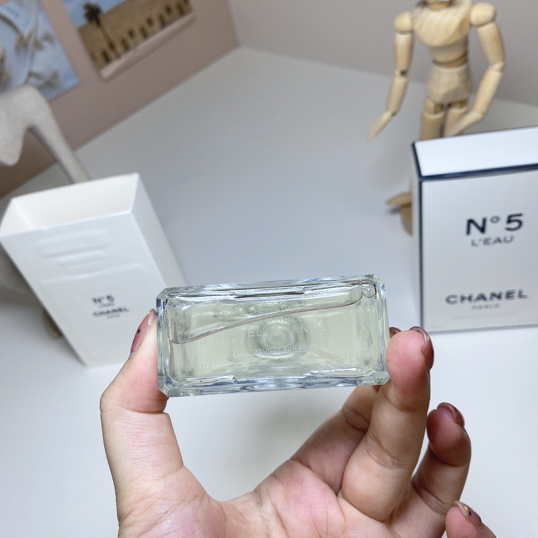 Chanel perfume