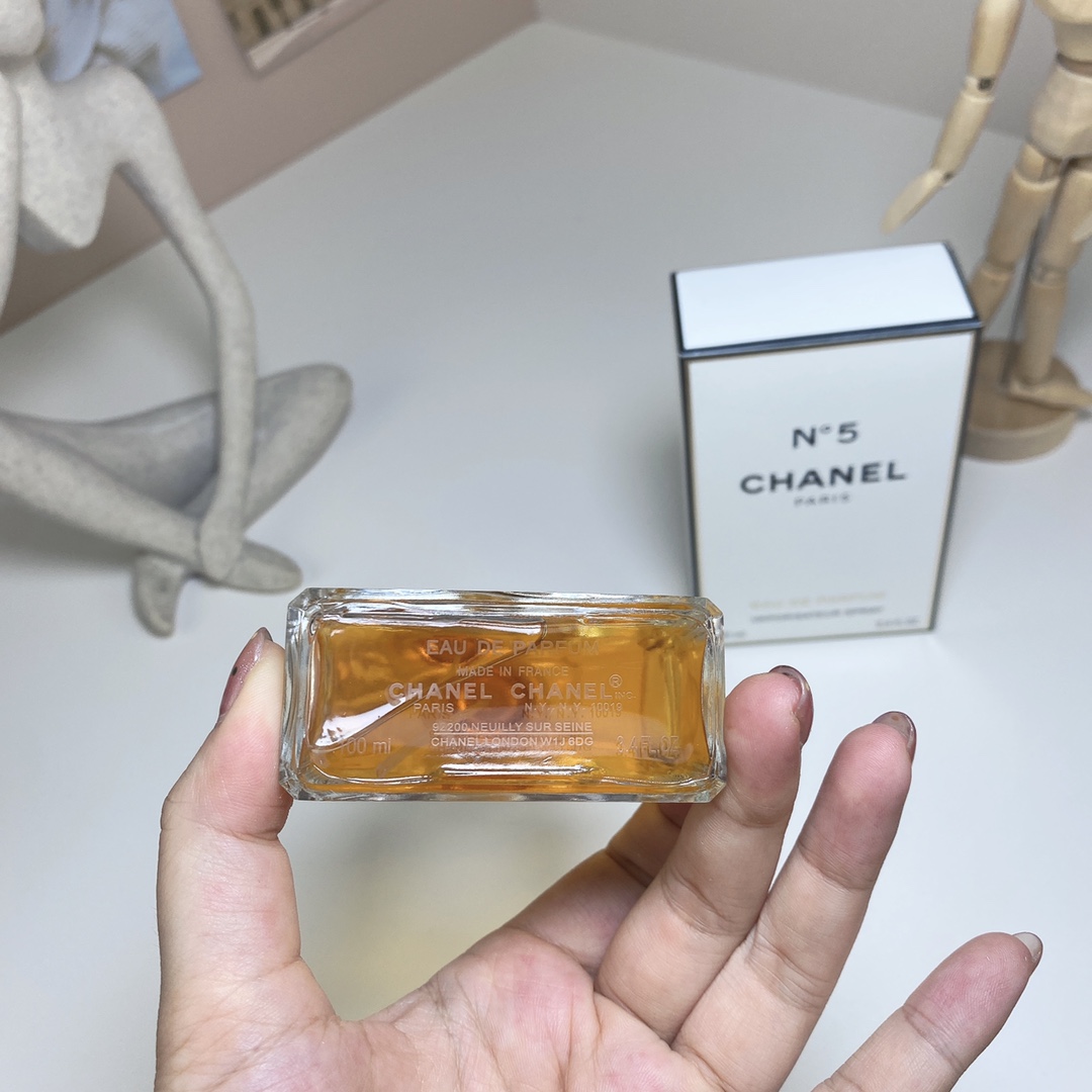 Chanel perfume