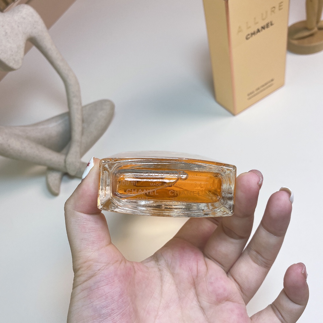 Chanel perfume