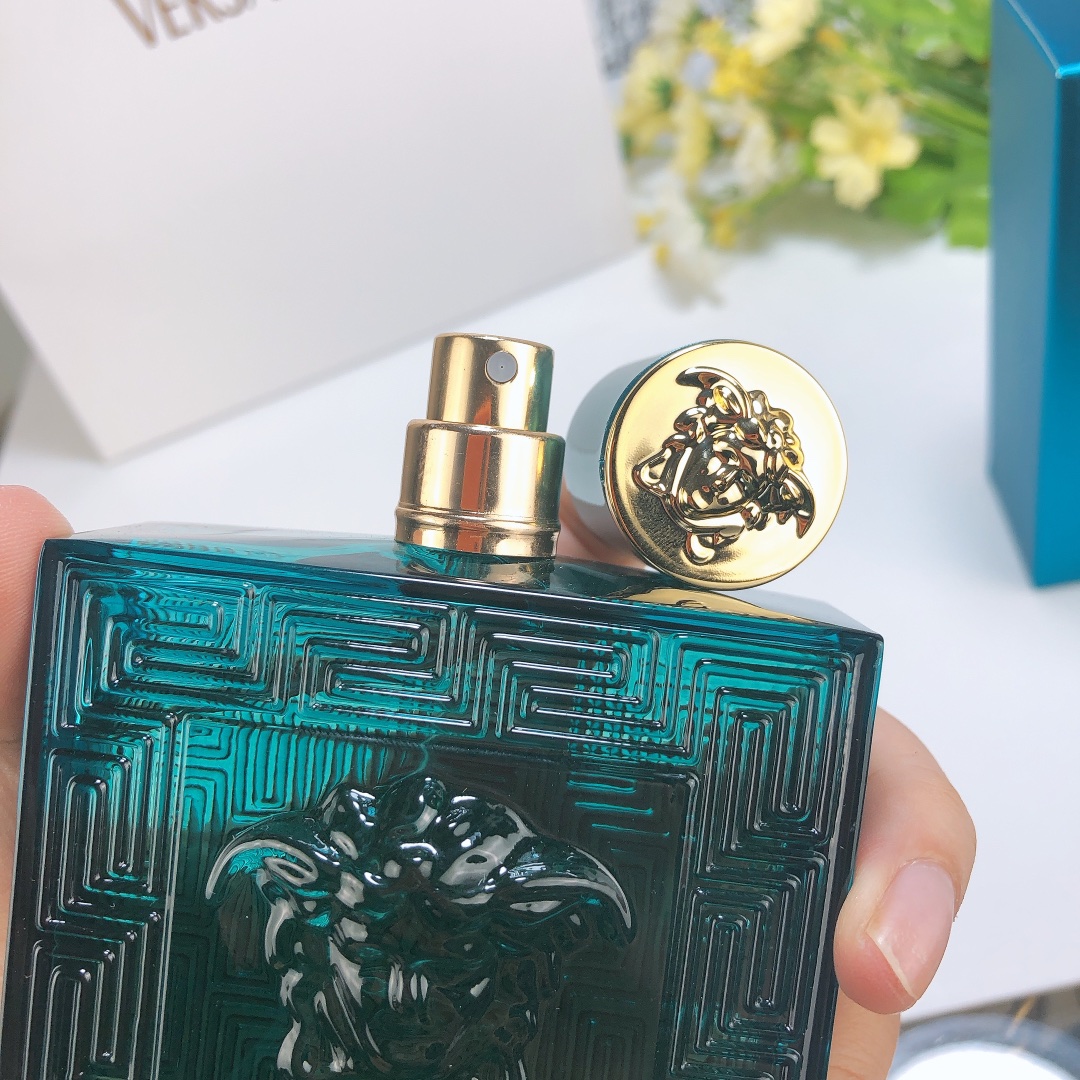 Versace perfume
