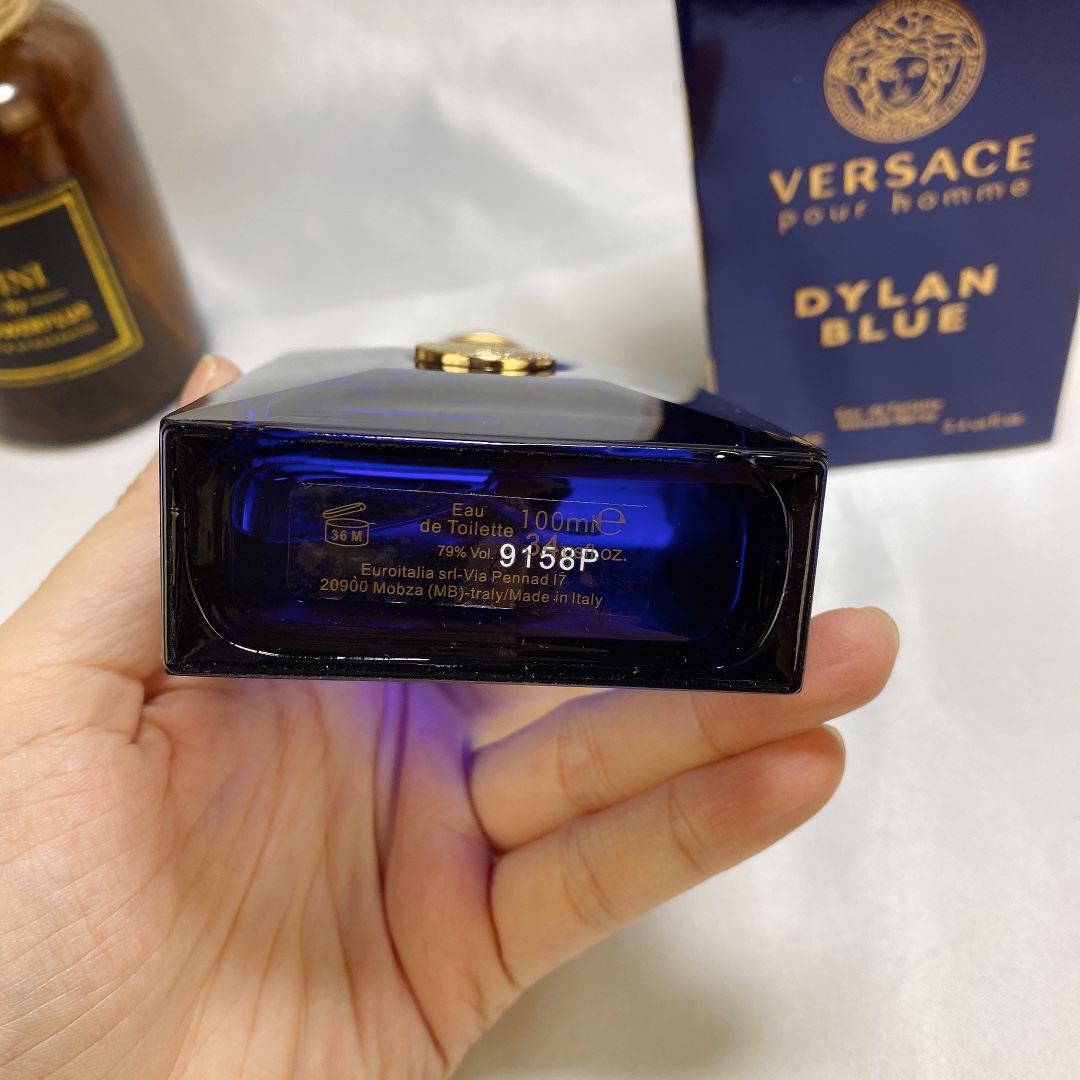 Versace perfume