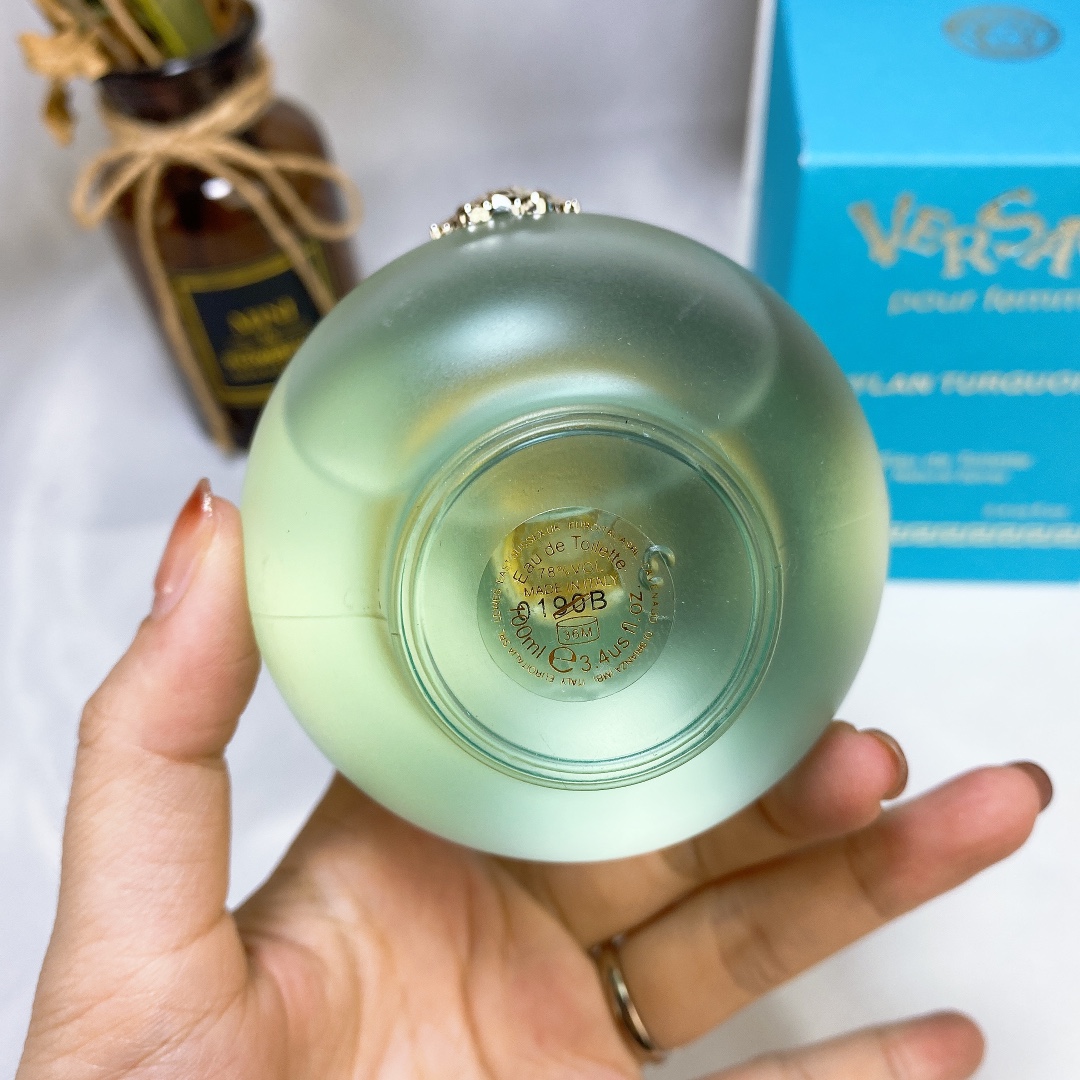 Versace perfume