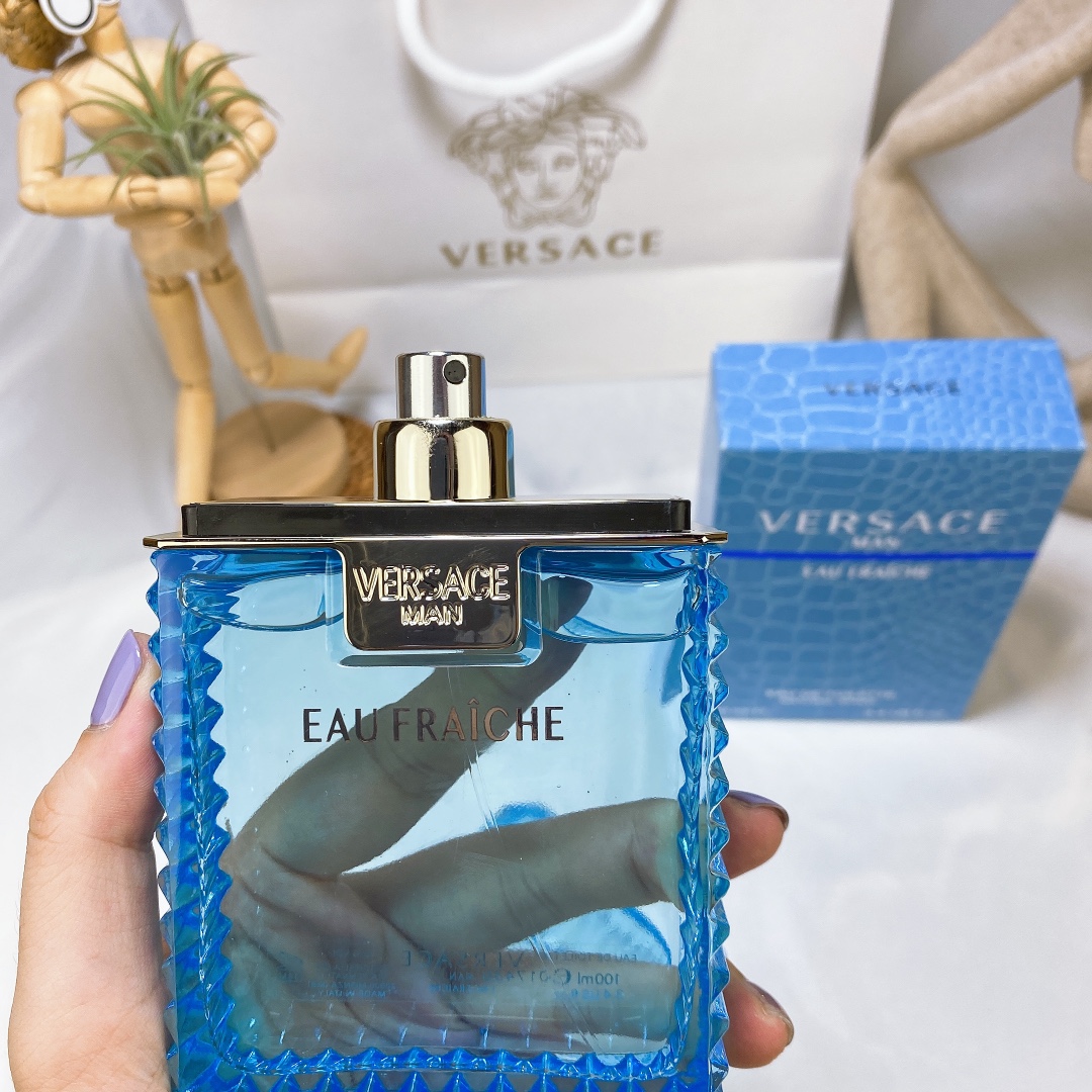 Versace perfume