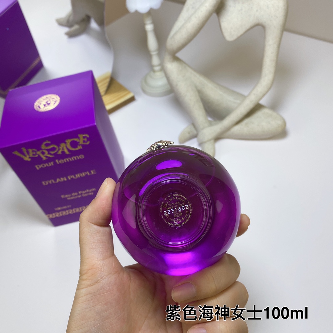 Versace perfume