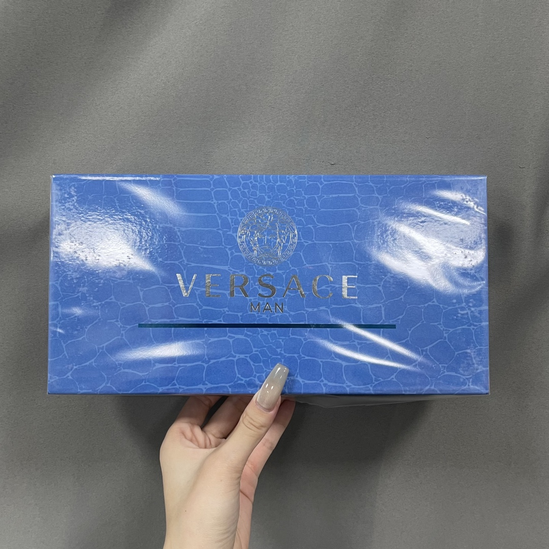 Versace perfume
