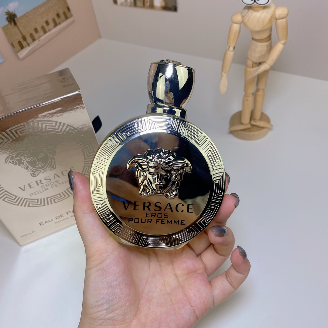 Versace perfume