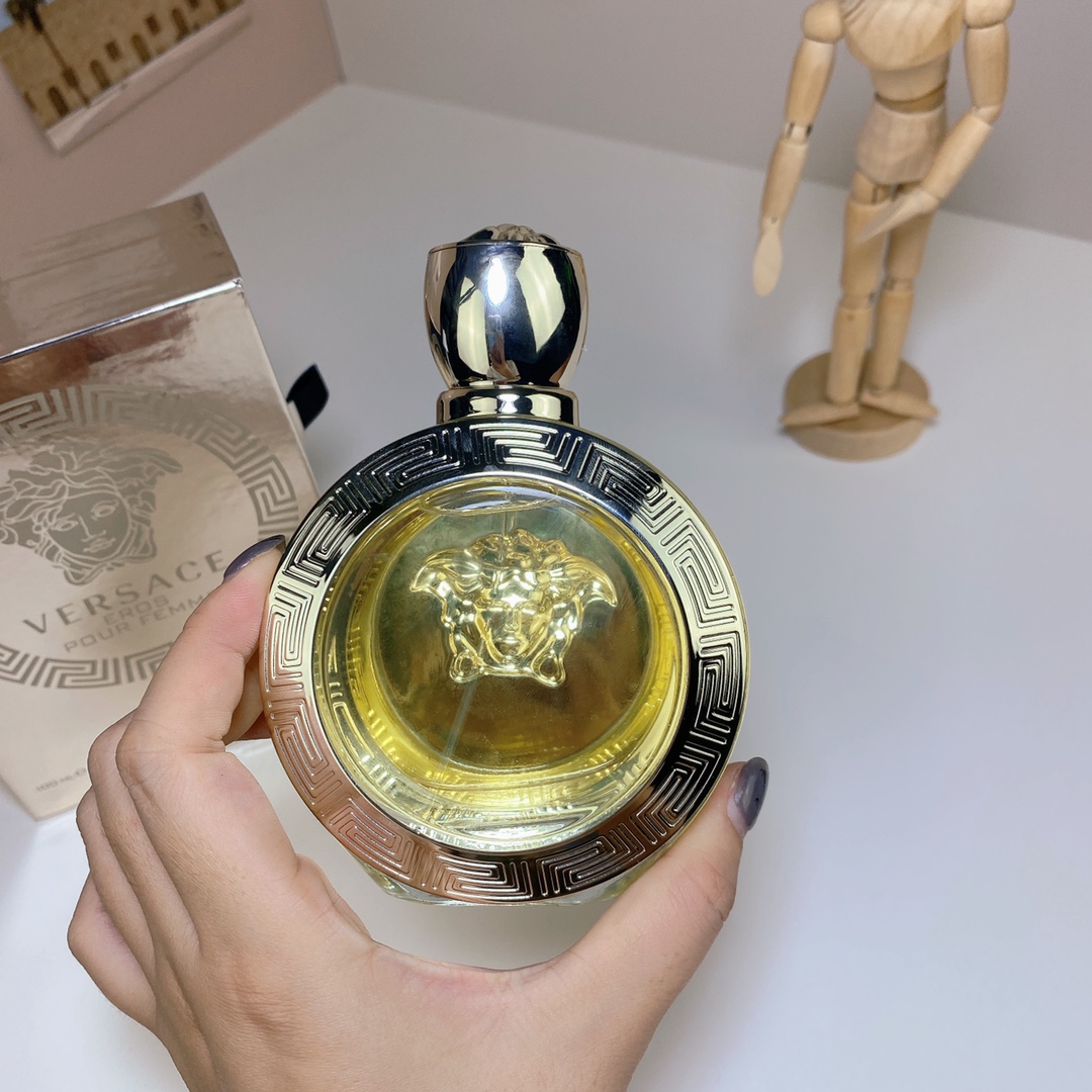 Versace perfume