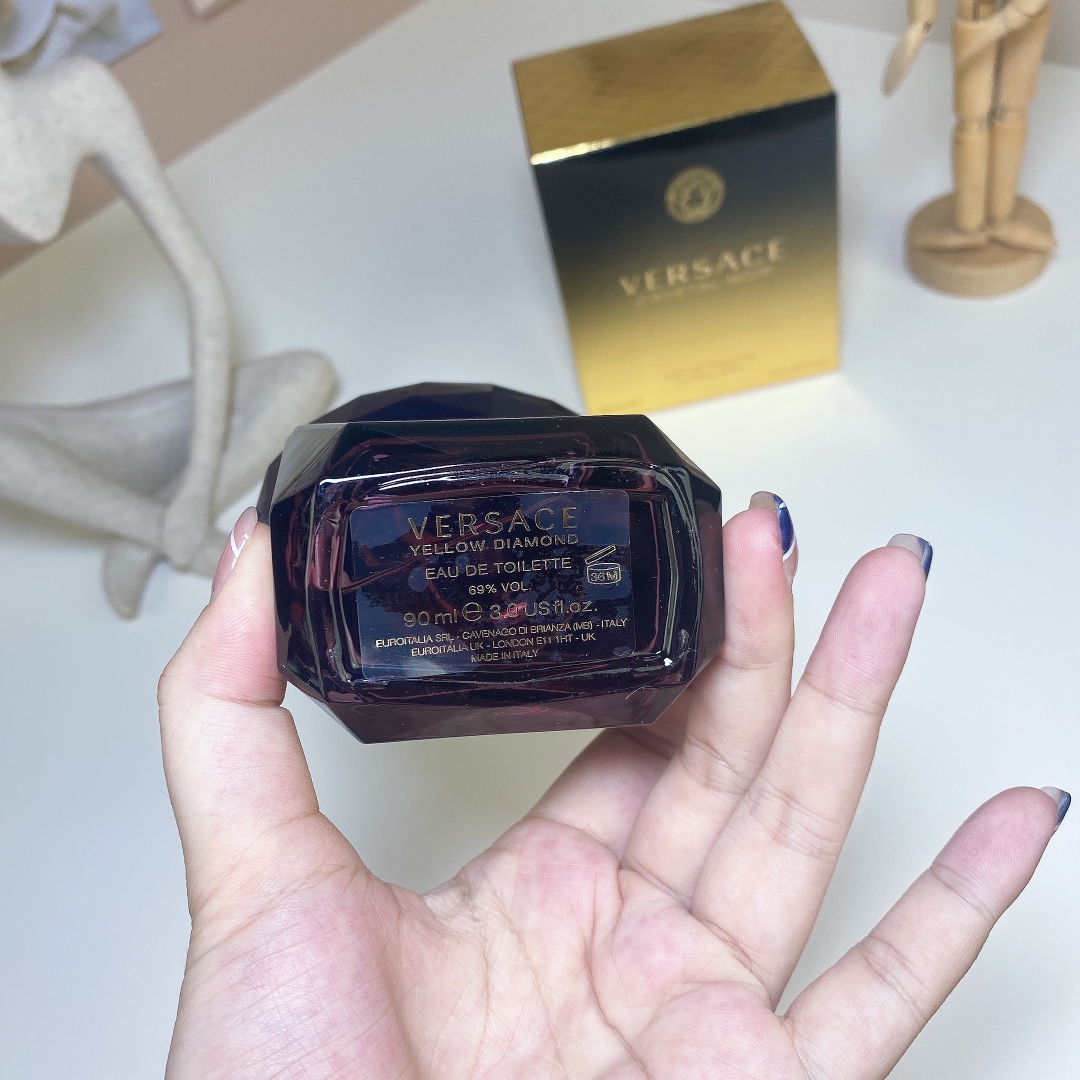 Versace perfume