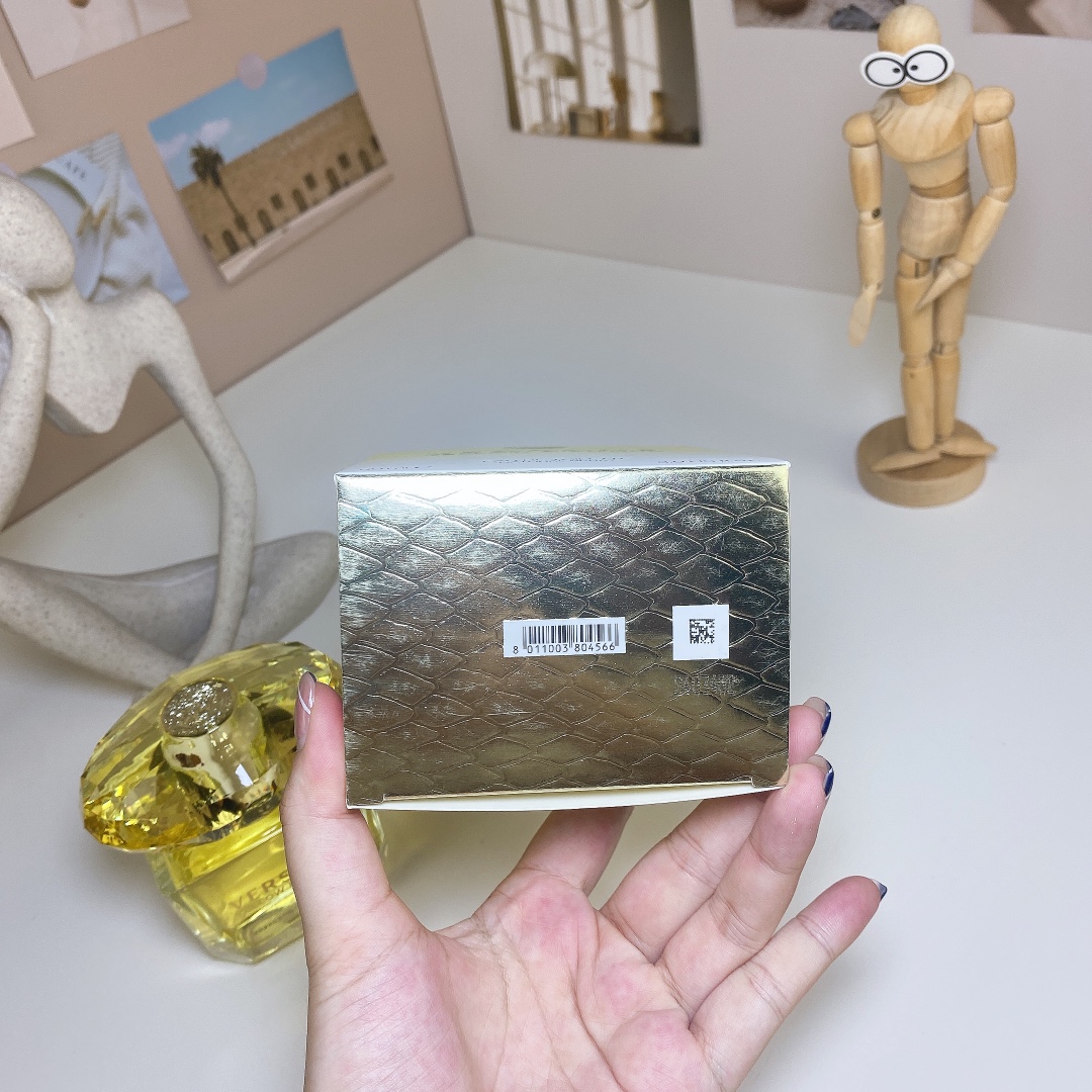 Versace perfume