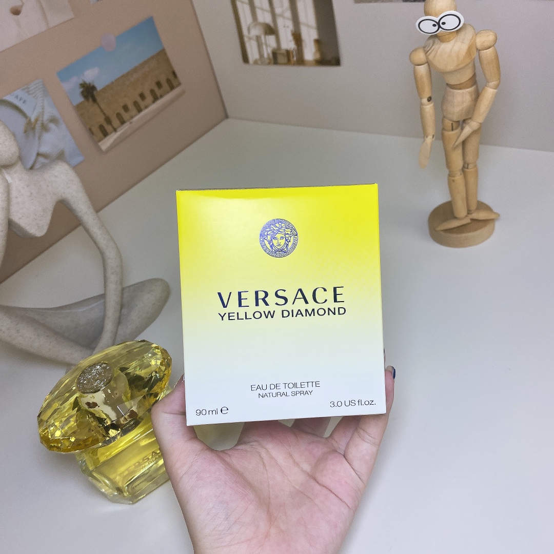 Versace perfume