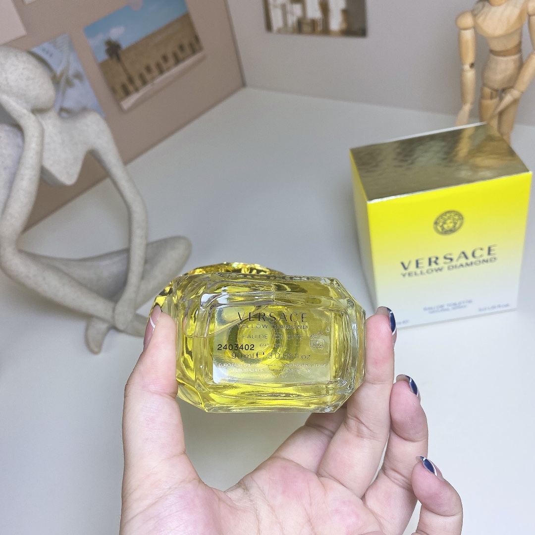 Versace perfume