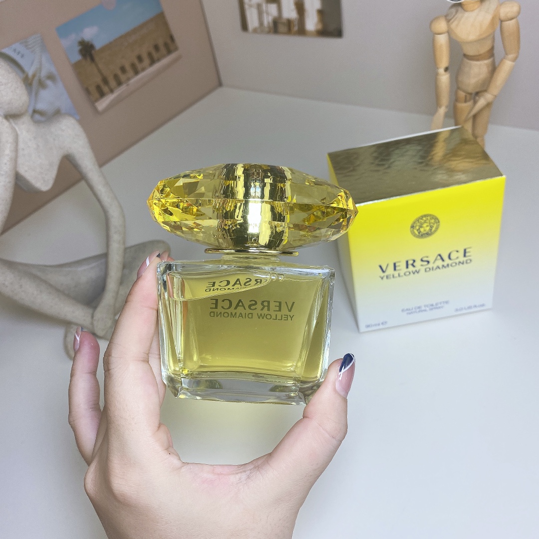 Versace perfume