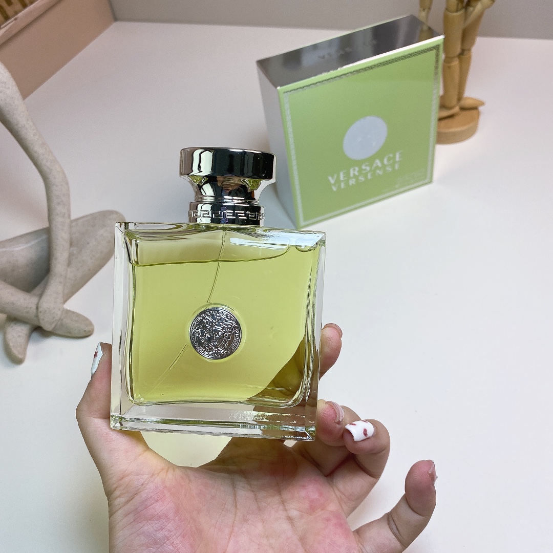 Versace perfume