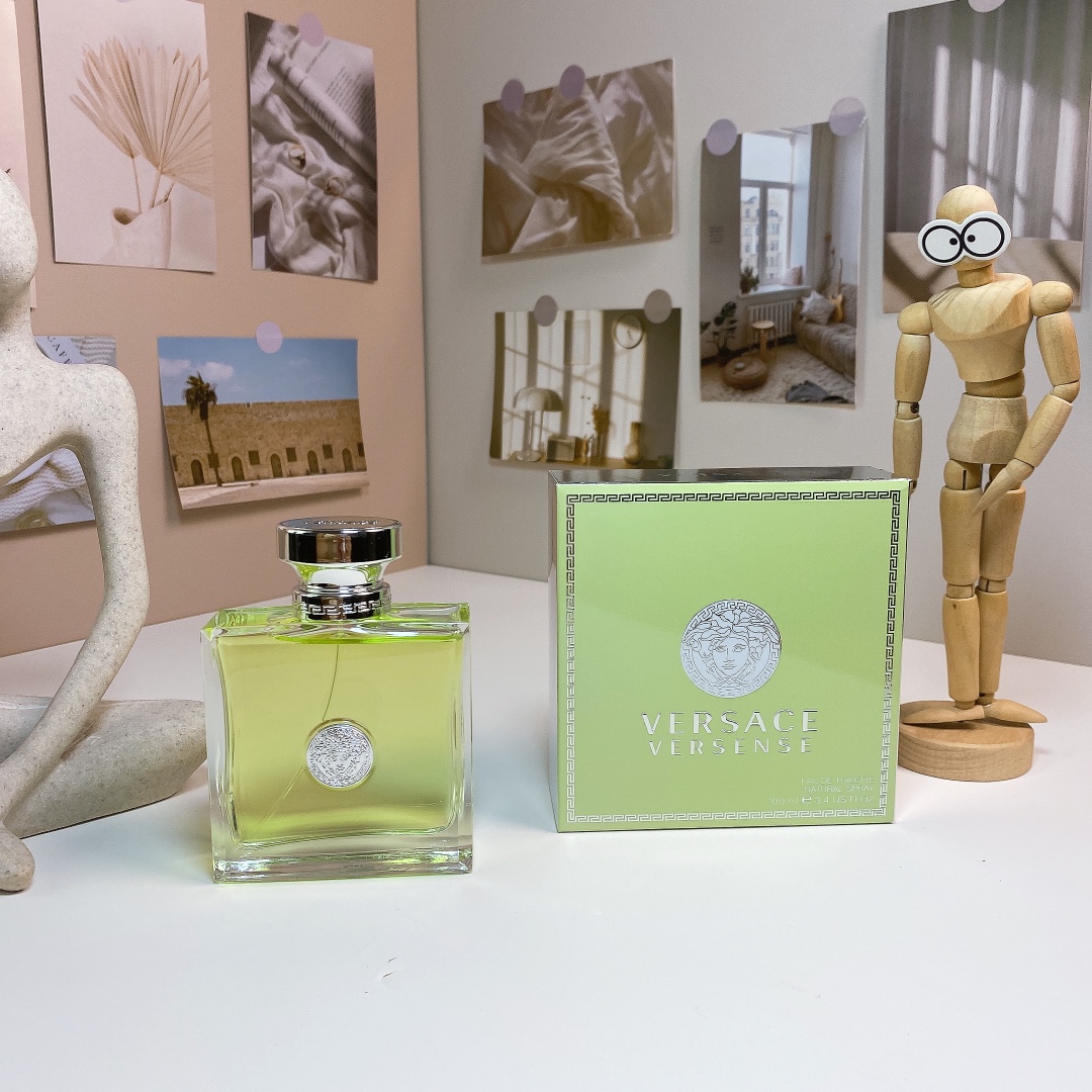 Versace perfume
