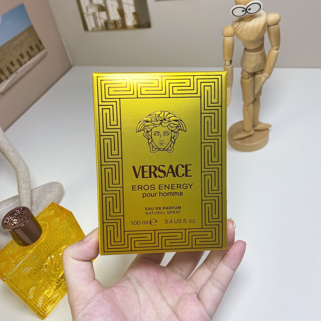 Versace perfume
